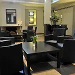 מלון Tulip Centre 3*