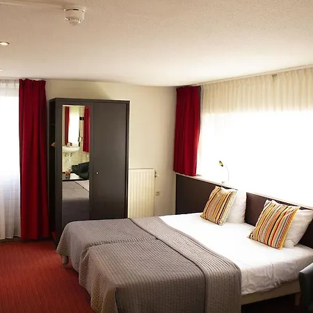 Tulip Centre Hotell 3*