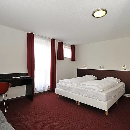 Отель Tulip Centre 3*