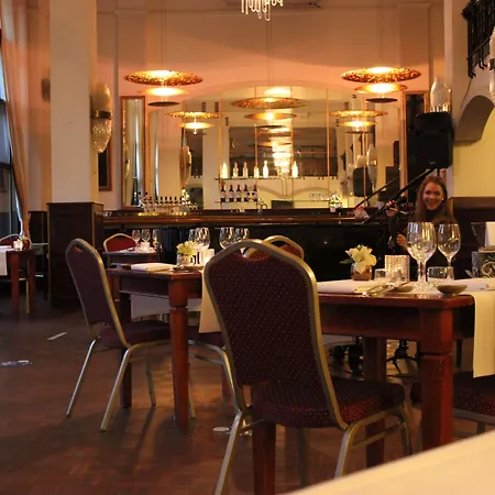 Отель Tulip Centre