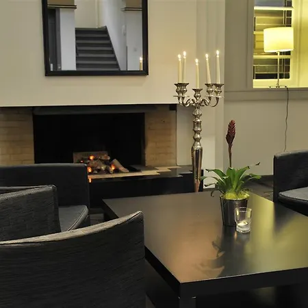 Tulip Centre Hotell 3*