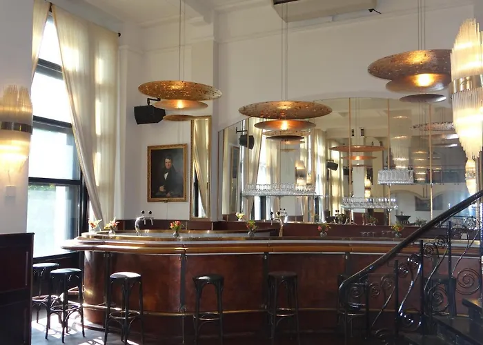 Tulip Centre Hotell 3*