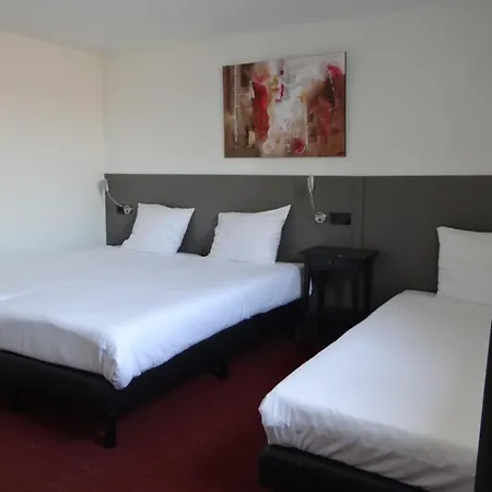 Hotel Tulip Centre 3*