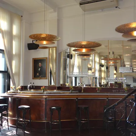 Tulip Centre Hotel 3*